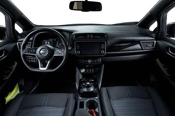 Nissan Leaf 27 of 30