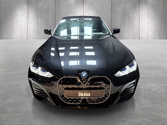 BMW i4 3 of 24