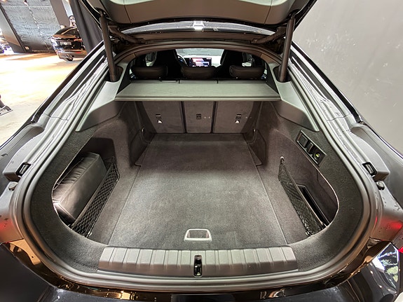 BMW i4 24 of 24