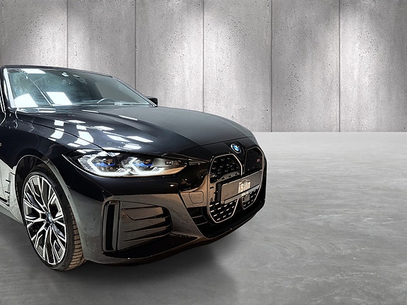 BMW i4 2 of 24