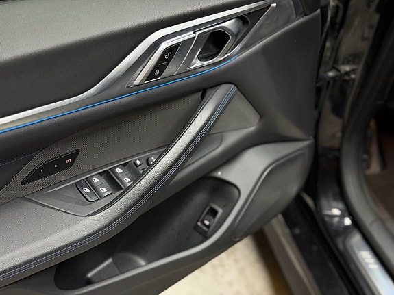 BMW i4 9 of 24
