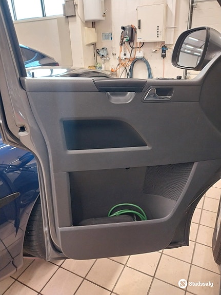Volkswagen Caravelle 9 of 10