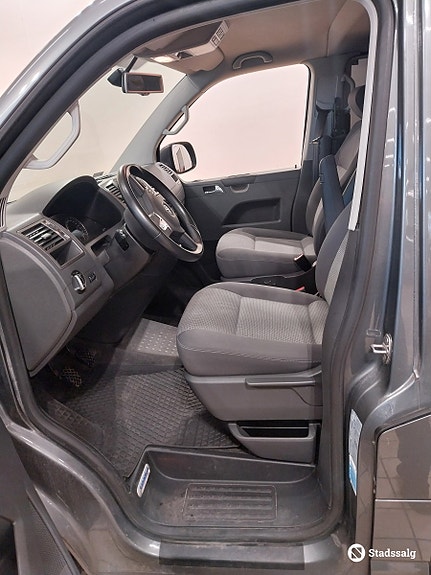 Volkswagen Caravelle 10 of 10