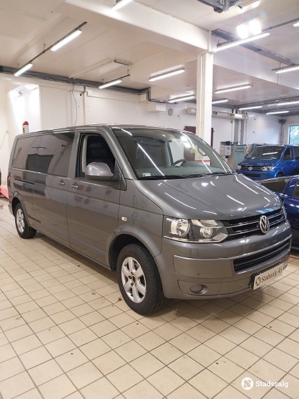 Volkswagen Caravelle 3 of 10