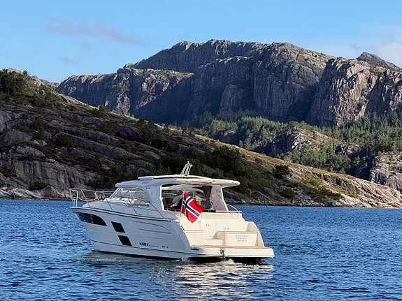 Marex 360 Cabriolet Cruiser 5 of 30