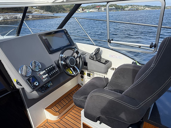 Marex 360 Cabriolet Cruiser 18 of 30