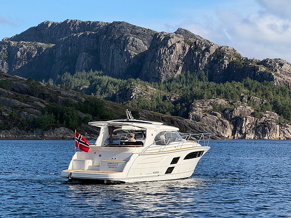 Marex 360 Cabriolet Cruiser 4 of 30
