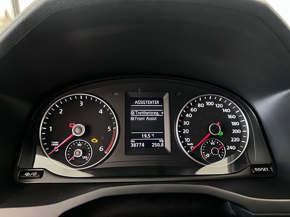 Volkswagen Caddy Maxi 30 of 30