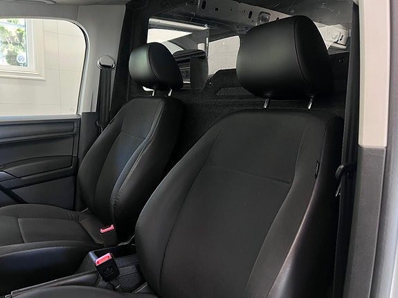 Volkswagen Caddy Maxi 24 of 30