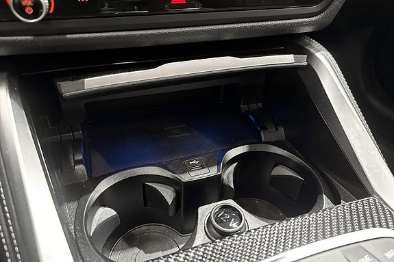 BMW i4 27 of 30