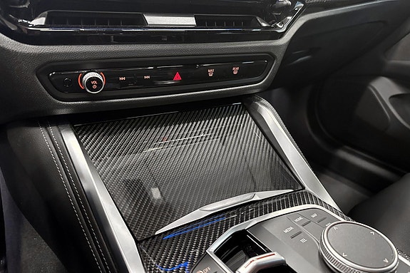 BMW i4 28 of 30