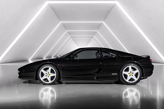 Ferrari 355 12 of 30