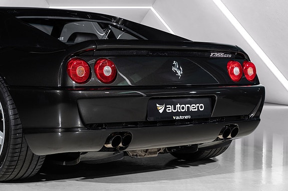 Ferrari 355 10 of 30