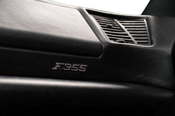 Ferrari 355 27 of 30