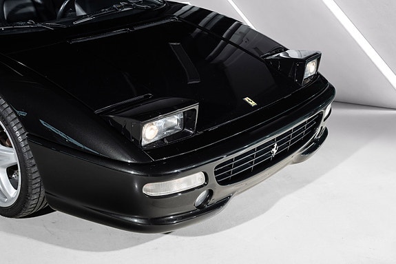 Ferrari 355 16 of 30