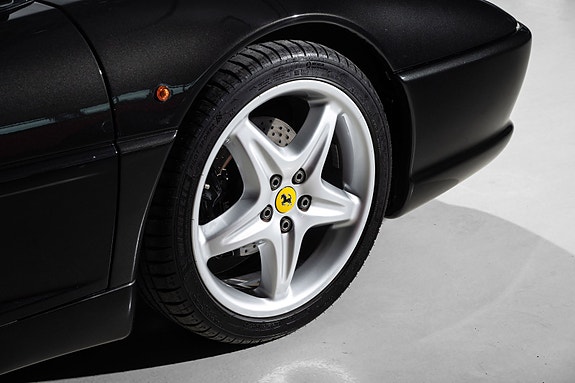 Ferrari 355 15 of 30
