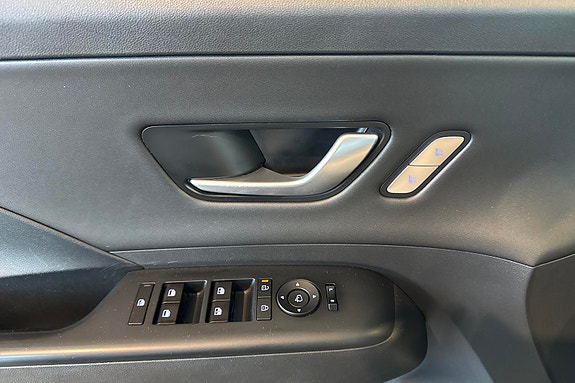 Hyundai Kona 17 of 30