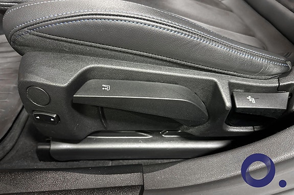 BMW i4 17 of 30