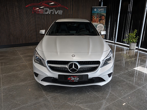 Mercedes-Benz CLA180 2 of 30