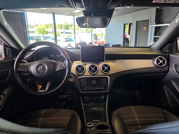 Mercedes-Benz CLA180 14 of 30
