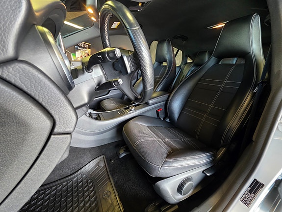 Mercedes-Benz CLA180 9 of 30