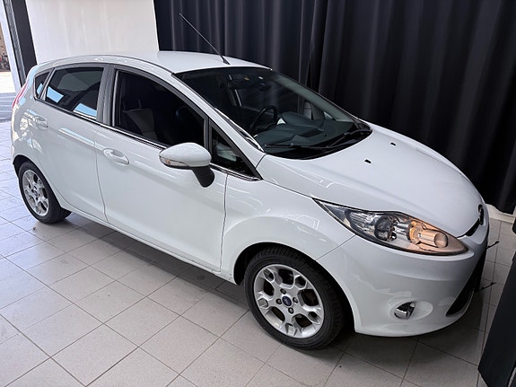 Ford Fiesta 10 of 30