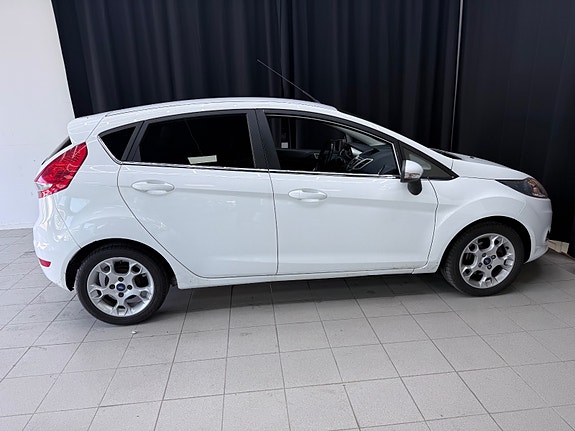 Ford Fiesta 9 of 30