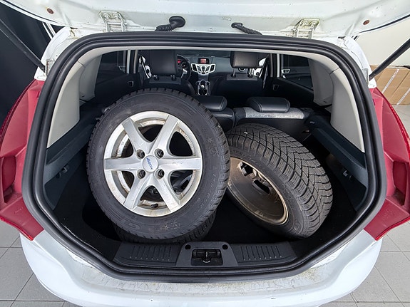 Ford Fiesta 23 of 30