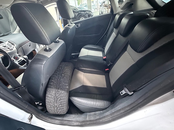 Ford Fiesta 22 of 30