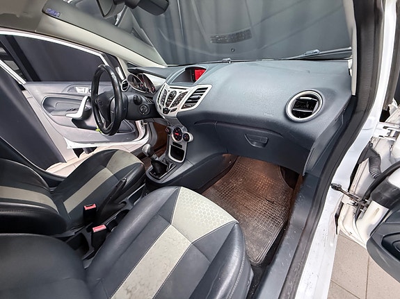 Ford Fiesta 20 of 30