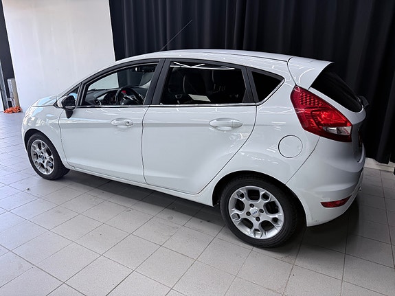 Ford Fiesta 5 of 30