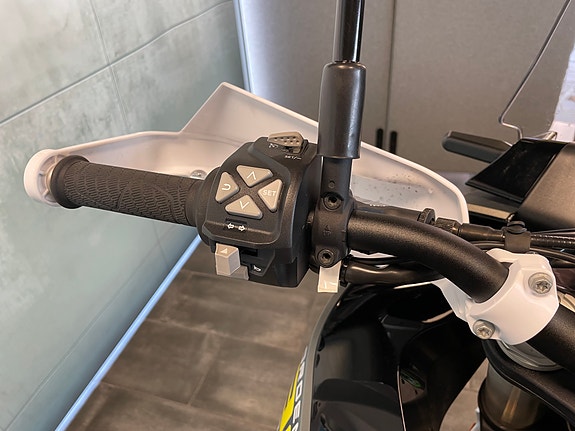 Husqvarna Norden 901 7 of 18