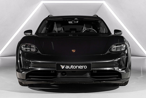 Porsche Taycan Cross Turismo 7 of 30