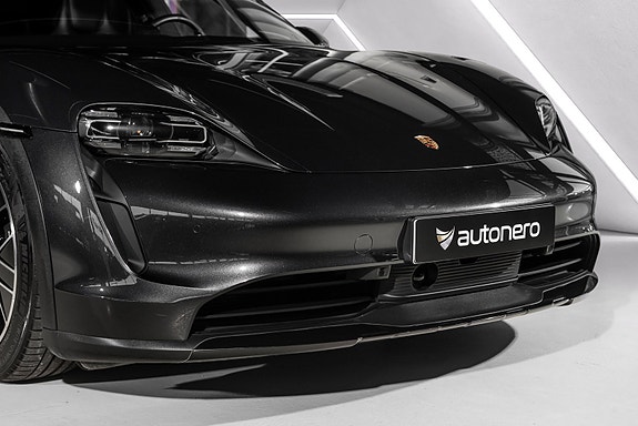 Porsche Taycan Cross Turismo 5 of 30