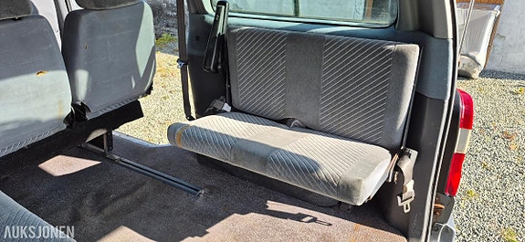 Toyota HiAce 19 of 23