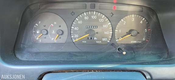 Toyota HiAce 11 of 23