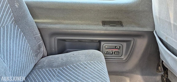 Toyota HiAce 16 of 23