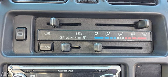 Toyota HiAce 12 of 23