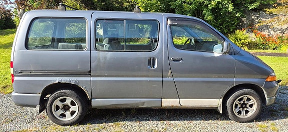 Toyota HiAce 3 of 23