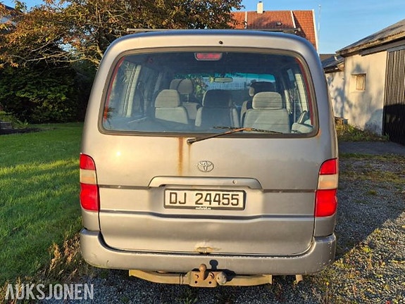 Toyota HiAce 5 of 23