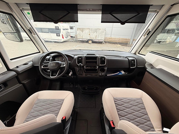 Adria Sonic Supreme 700 SL 2,2 / 180 hk 8G Aut *4400kg/Loungepack/LED-lys* 11 of 30