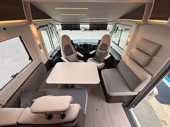 Adria Sonic Supreme 700 SL 2,2 / 180 hk 8G Aut *4400kg/Loungepack/LED-lys* 19 of 30