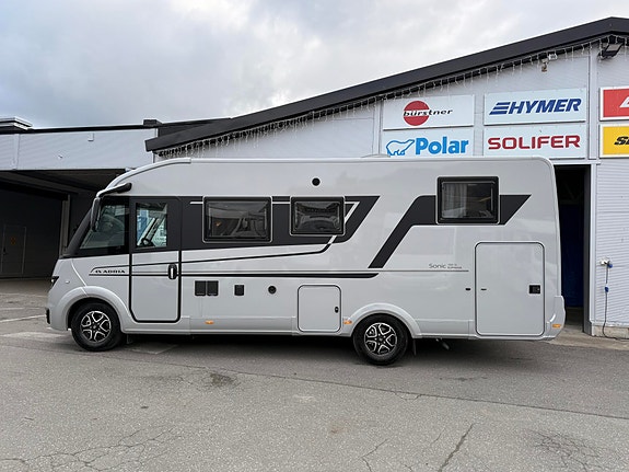 Adria Sonic Supreme 700 SL 2,2 / 180 hk 8G Aut *4400kg/Loungepack/LED-lys* 9 of 30