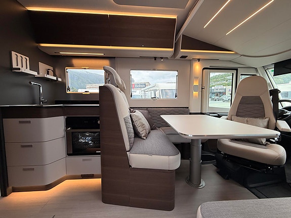 Adria Sonic Supreme 700 SL 2,2 / 180 hk 8G Aut *4400kg/Loungepack/LED-lys* 17 of 30