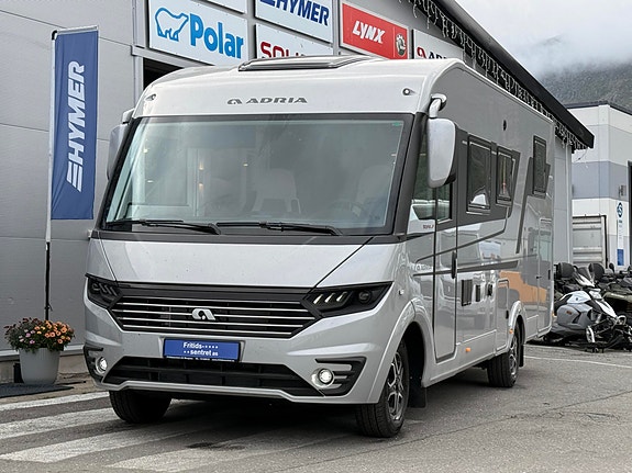 Adria Sonic Supreme 700 SL 2,2 / 180 hk 8G Aut *4400kg/Loungepack/LED-lys* 2 of 30