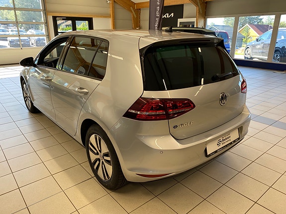 Volkswagen e-Golf VII 6 of 18