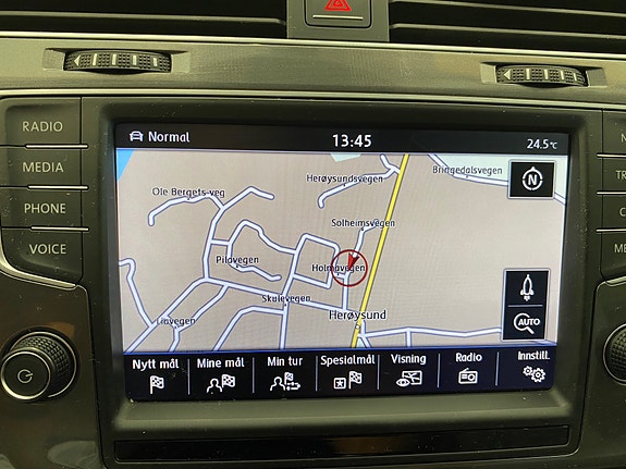 Volkswagen e-Golf VII 17 of 18