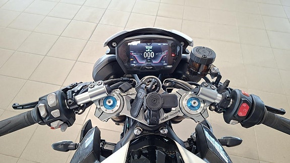 Triumph Street Triple 765 Moto2™ Edition 7 of 19