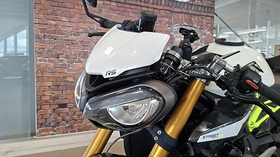 Triumph Street Triple 765 Moto2™ Edition 9 of 19