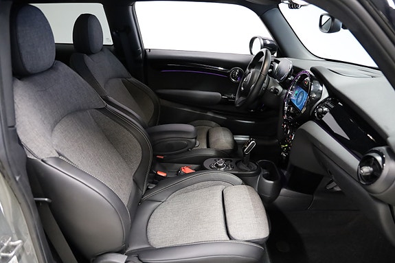 MINI Cooper SE 10 of 12